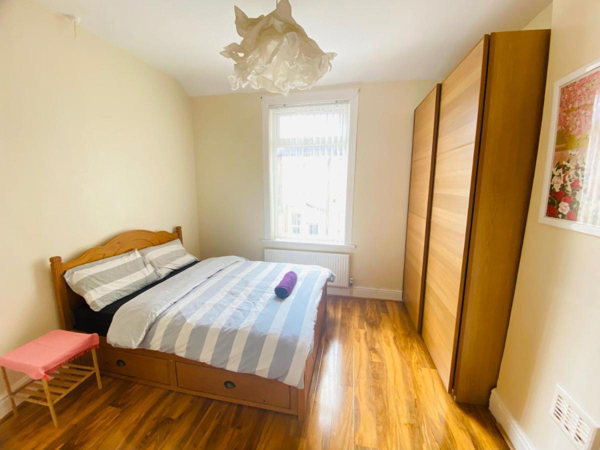 Entire 4 Bedroom House - Ev Point & Free Parking 리버풀 외부 사진